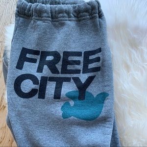 FREECITY sweats sweatpants Medium